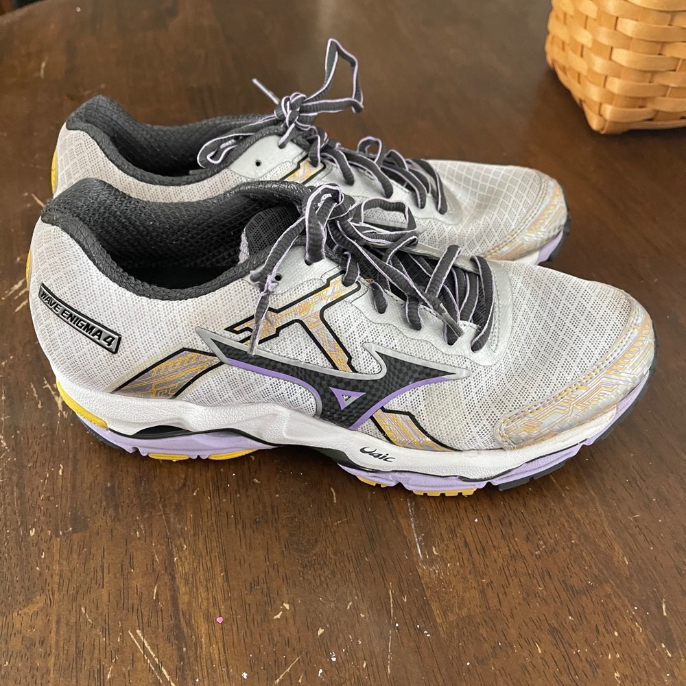 ASICS Wave Enigma 4 Women’s Size 8W